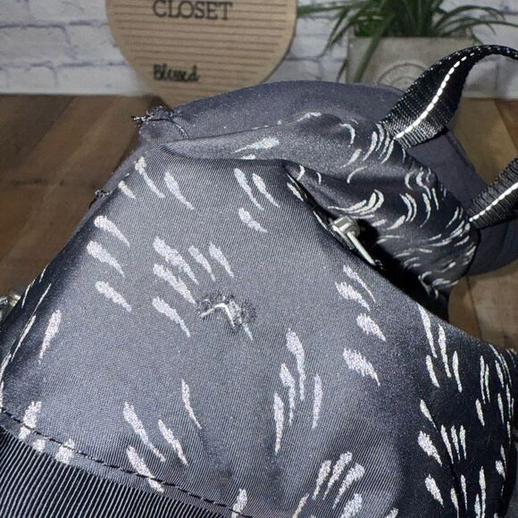Lululemon Run All Day Backpack
Pitter Patter Black has minor flaws main image 7